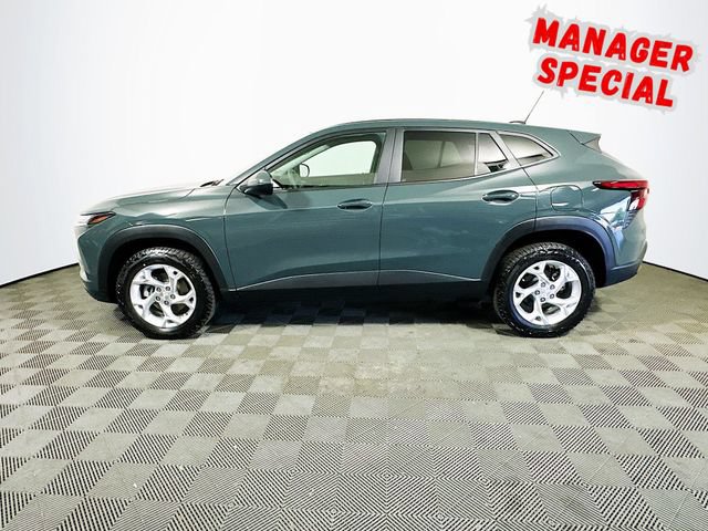 Used 2025 Chevrolet Trax LS w/ LS Convenience Package FWD image 5