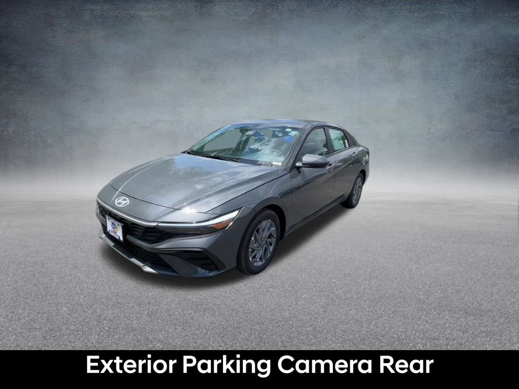 Used 2025 Hyundai Elantra Blue image 7