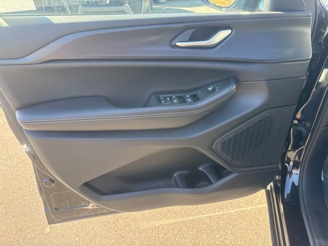 Certified 2024 Jeep Grand Cherokee L Altitude AWD/4WD image 11