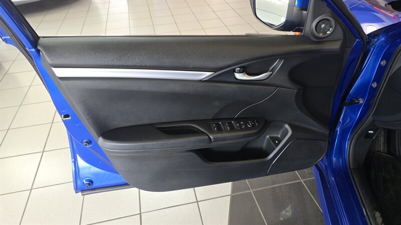 Used 2019 Honda Civic Sport image 17