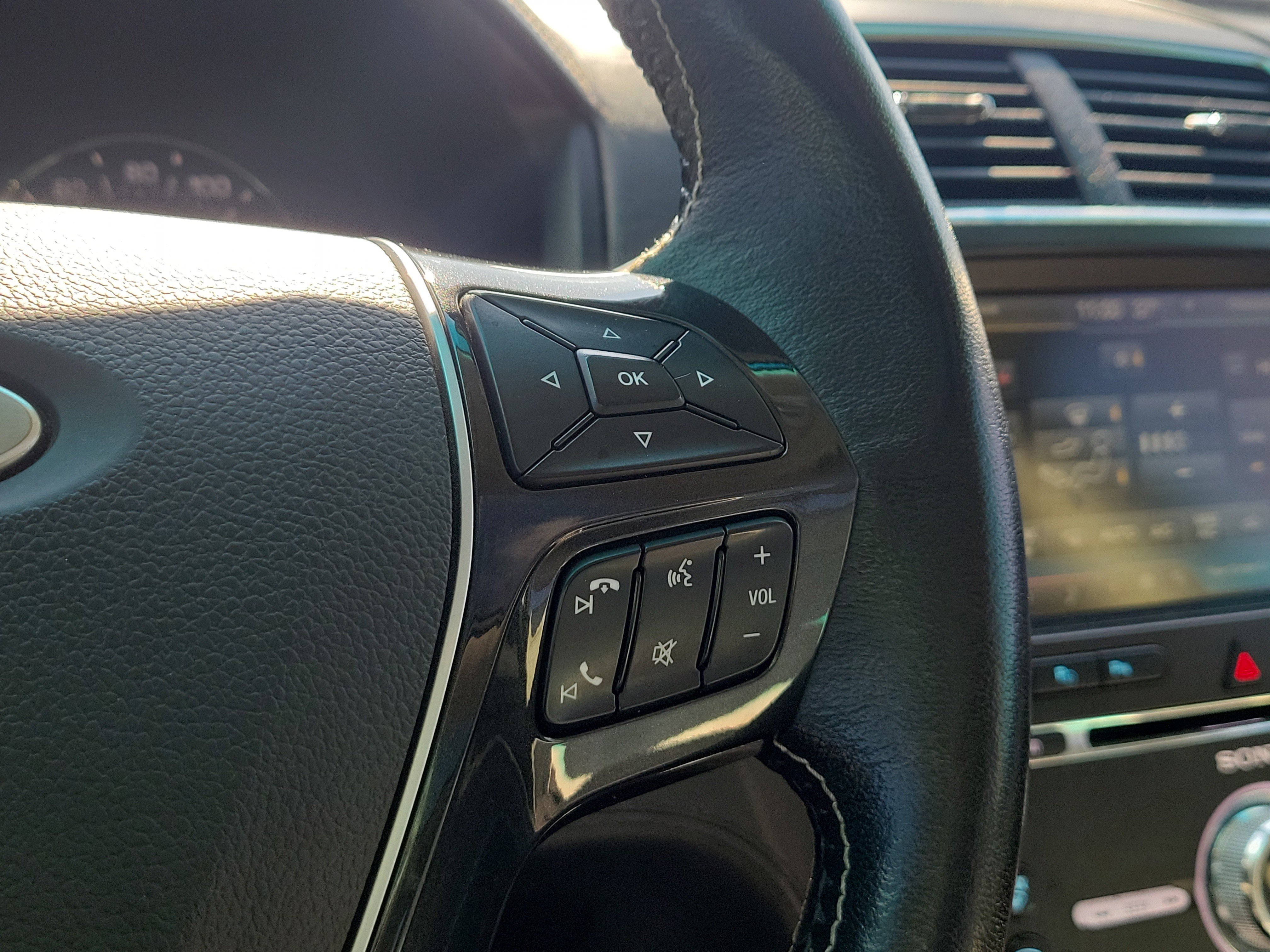 Used 2016 Ford Explorer Platinum image 26