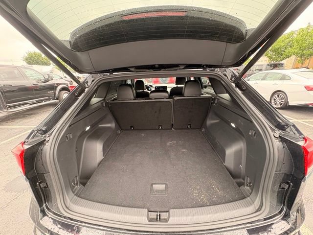 Used 2024 Volkswagen Atlas Cross Sport SE FWD image 18
