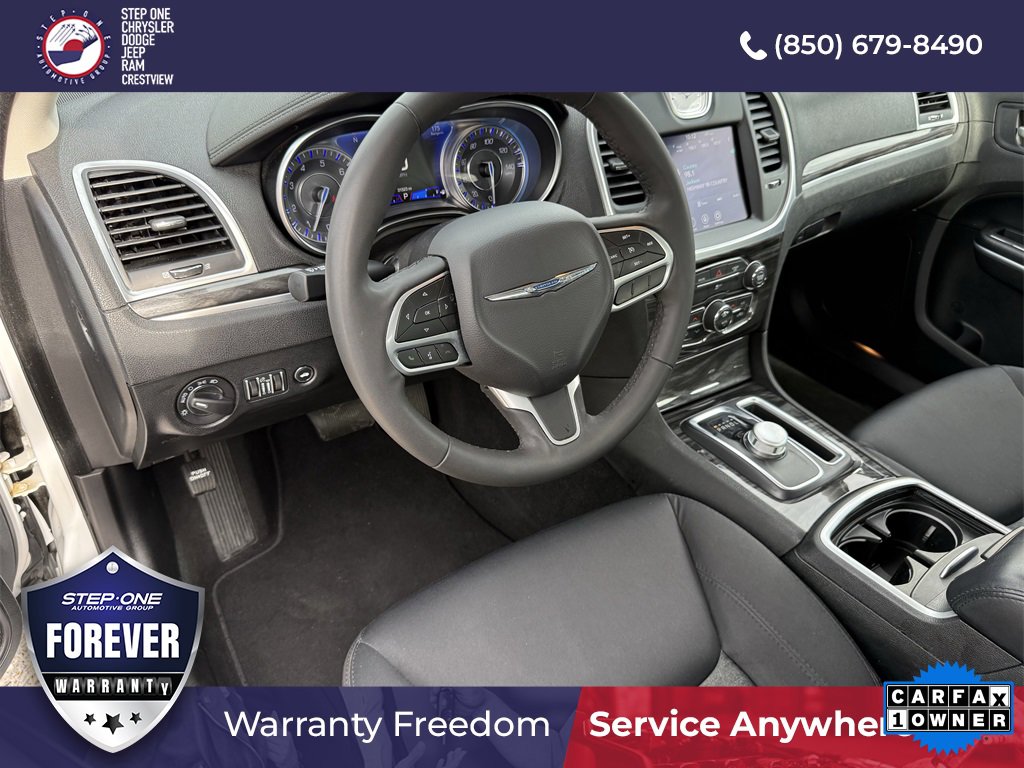 Used 2022 Chrysler 300 Touring image 11