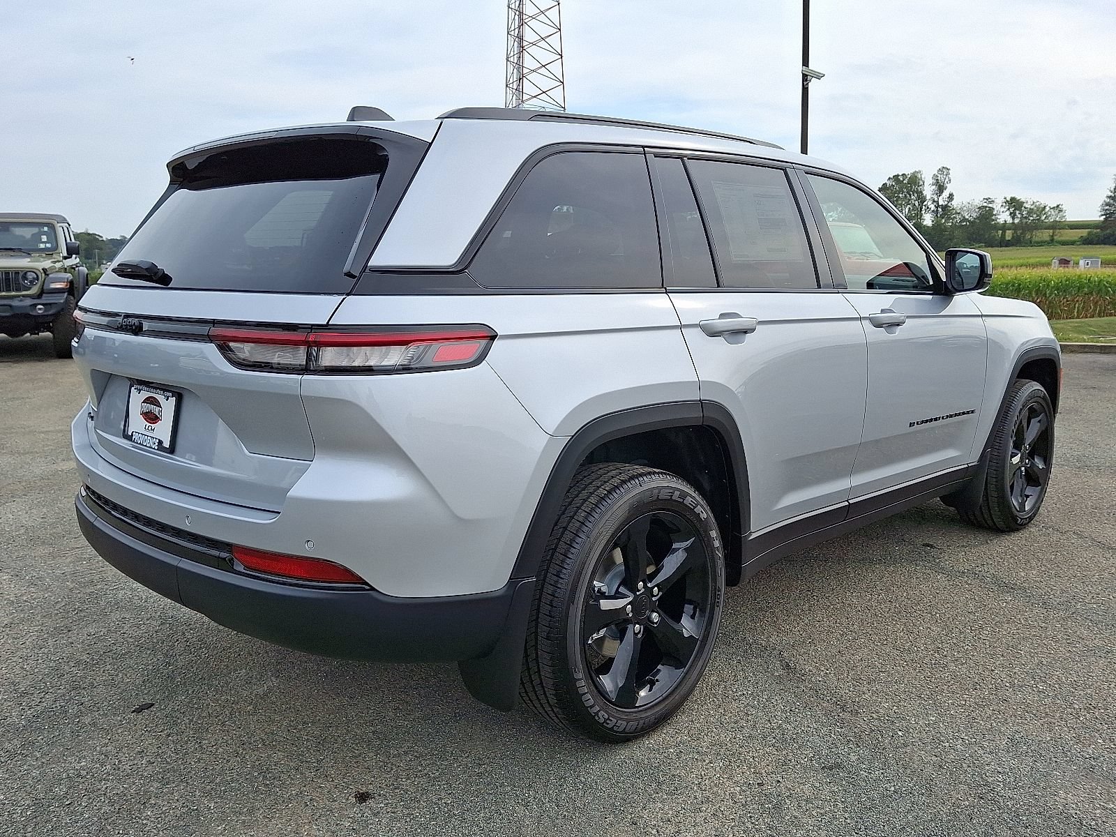 New 2025 Jeep Grand Cherokee Altitude AWD/4WD image 4