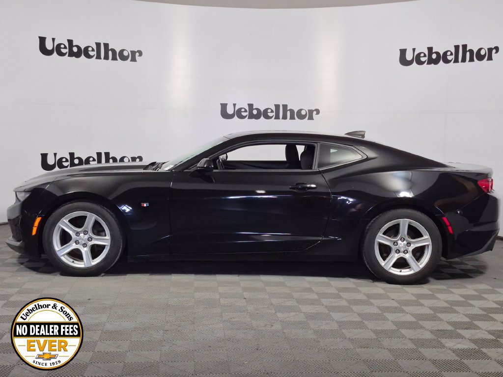 Used 2020 Chevrolet Camaro LT RWD image 4