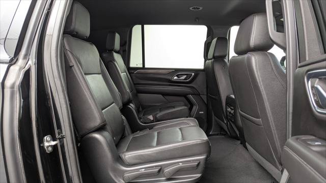 Used 2022 Chevrolet Suburban Z71 w/ Luxury Package AWD/4WD image 21