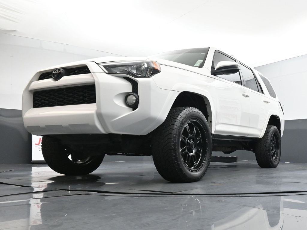 Used 2016 Toyota 4Runner SR5 image 32