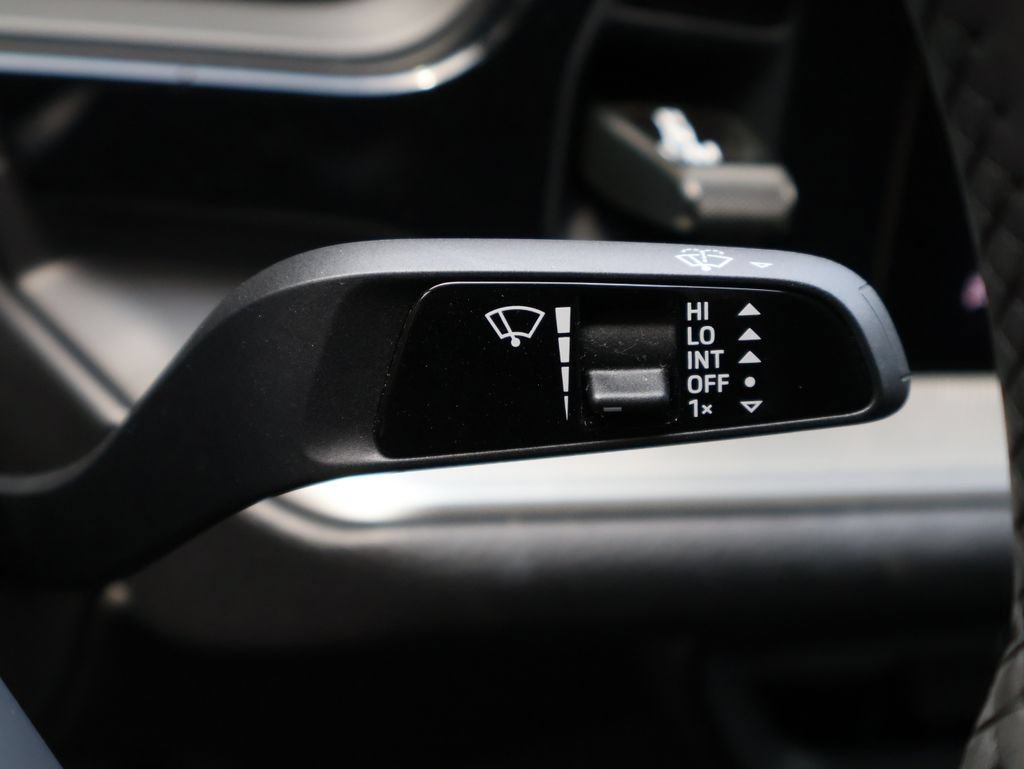 Used 2025 Porsche Cayenne Coupe AWD/4WD image 32