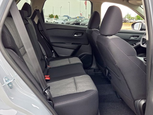 Used 2026 Nissan Rogue SV w/ Cold Weather Package FWD image 15