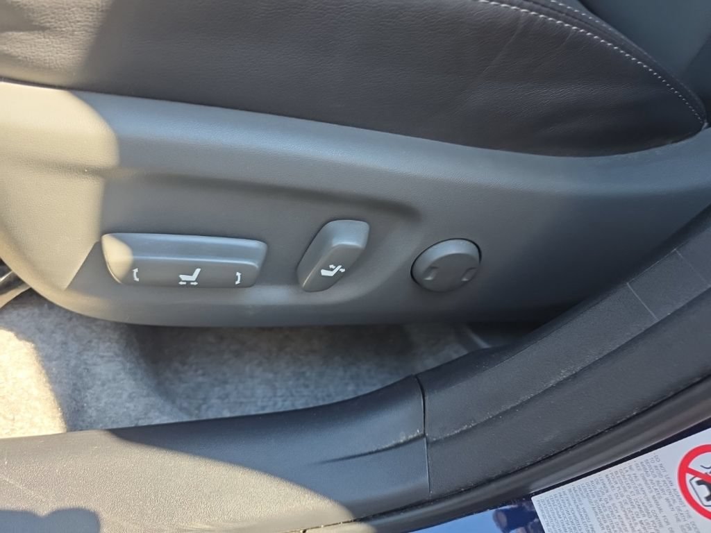 Used 2014 Toyota Prius Four FWD image 16