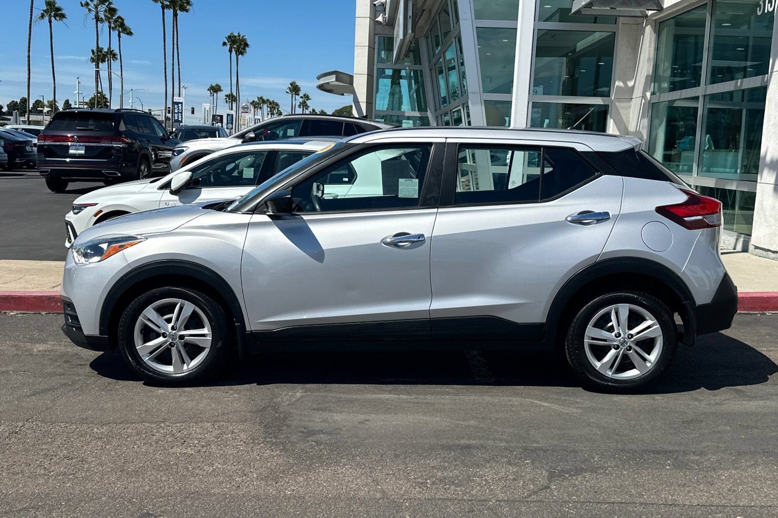 Used 2020 Nissan Kicks S FWD image 7