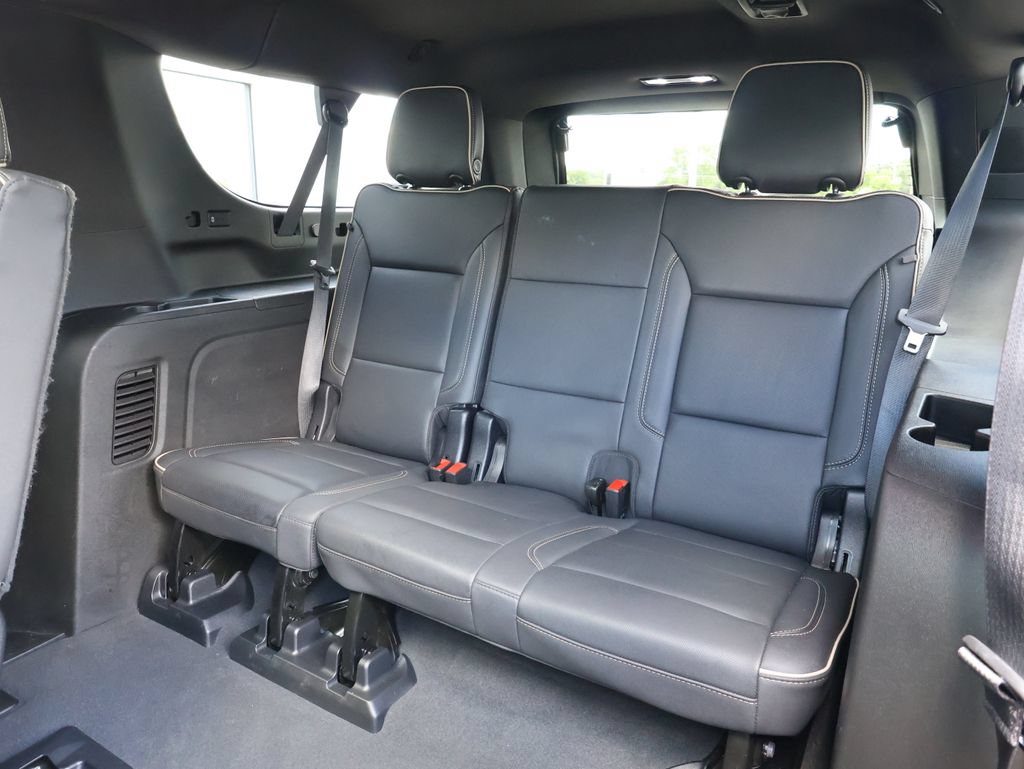 Used 2023 GMC Yukon XL SLT w/ SLT Luxury Package AWD/4WD image 31