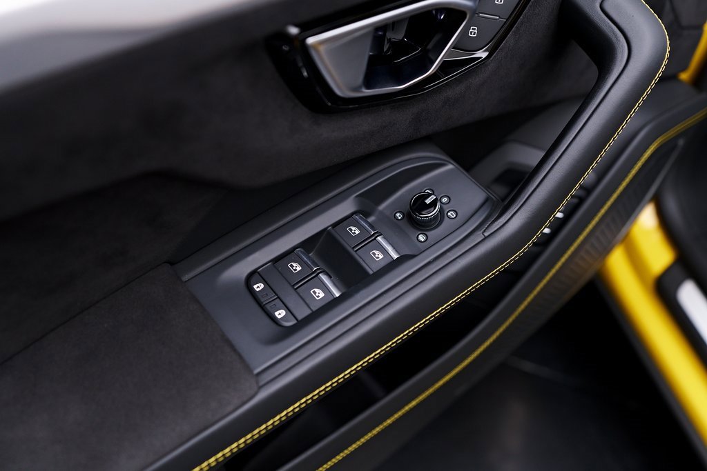 Used 2021 Lamborghini Urus image 37