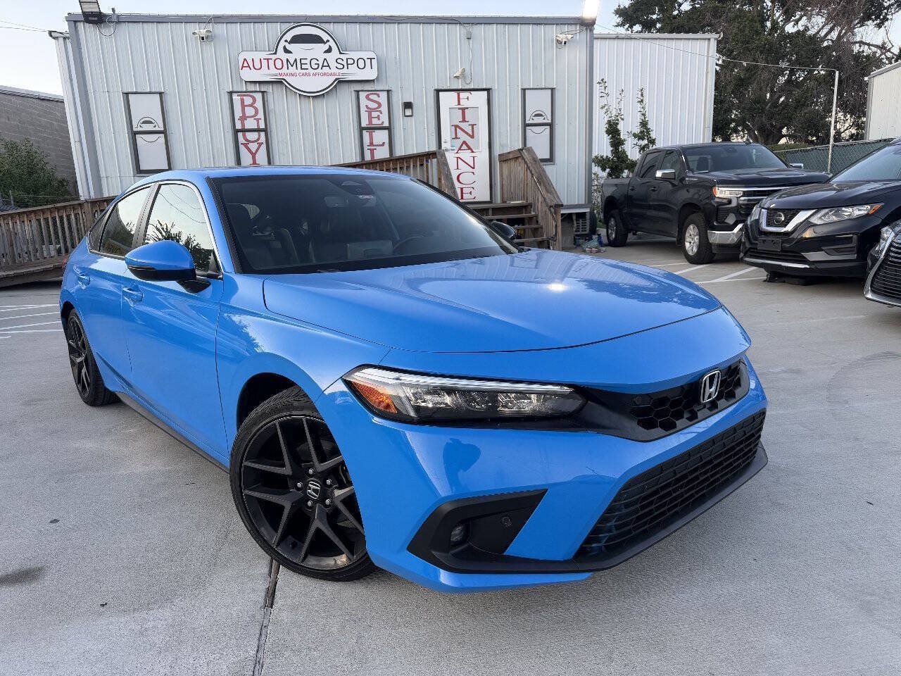 Used 2024 Honda Civic Sport Touring image 2