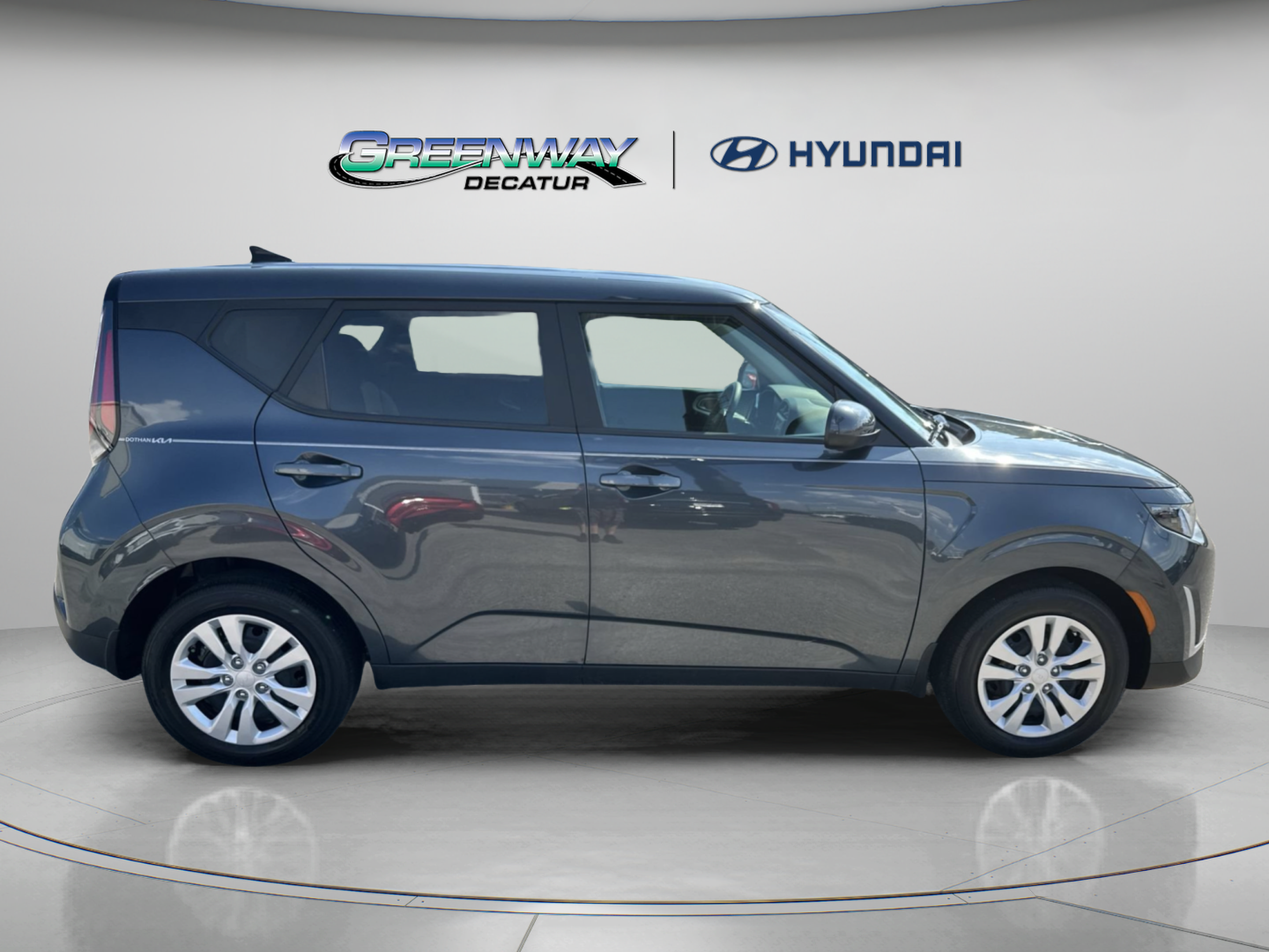 Used 2025 Kia Soul LX FWD image 9