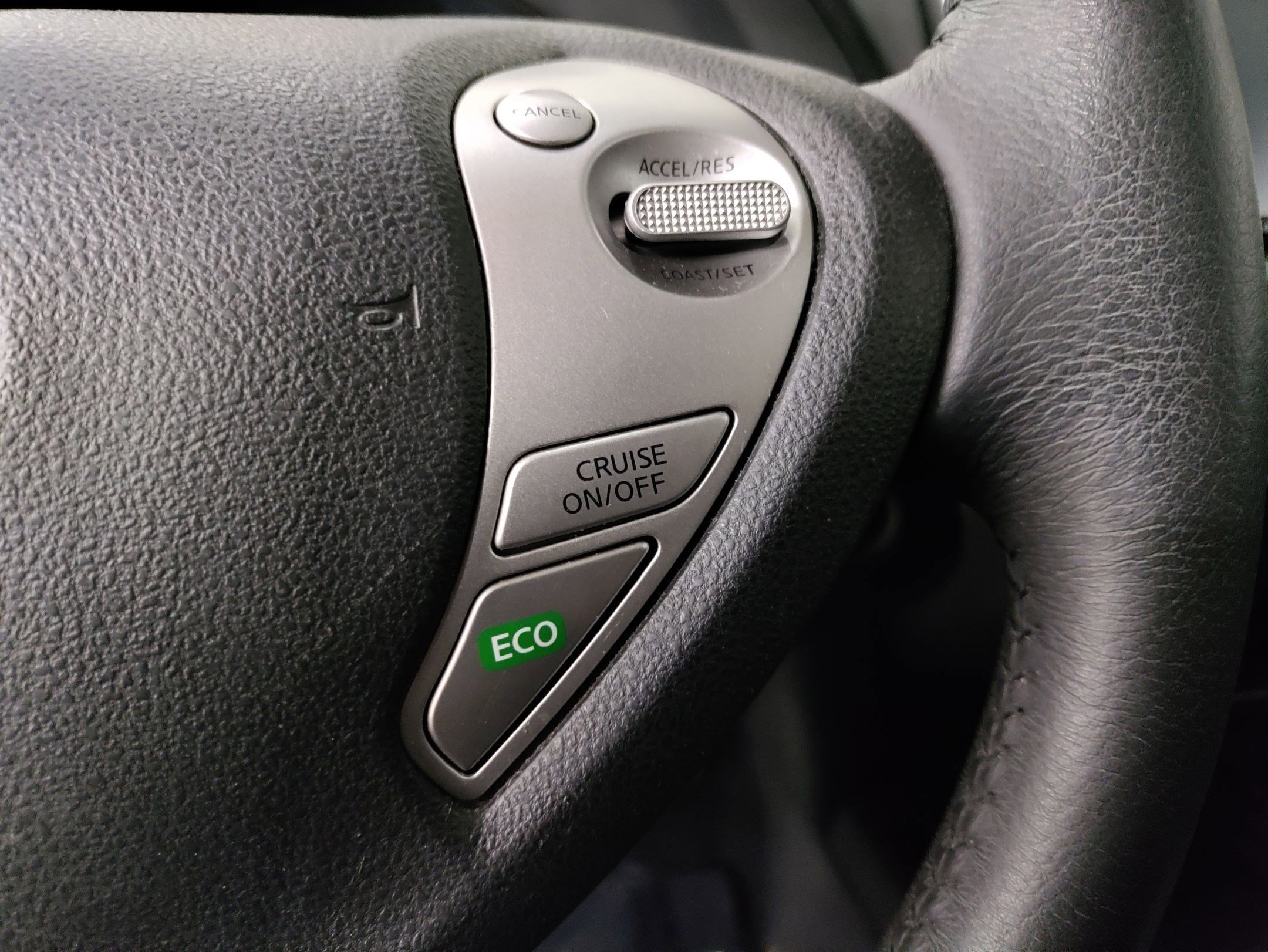 Used 2015 Nissan Leaf SL w/ Premium Package image 18