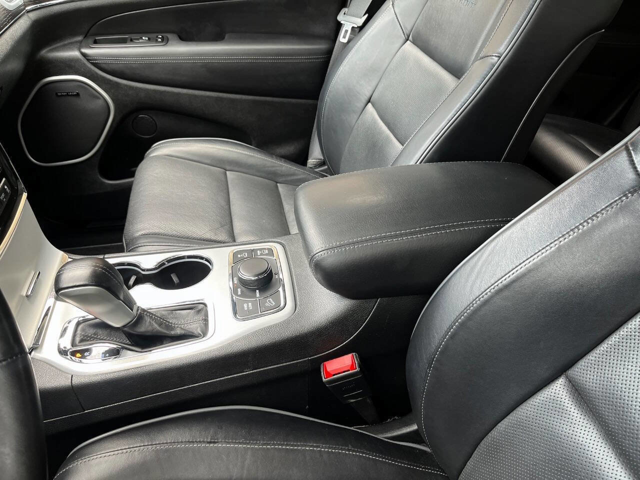 Used 2021 Jeep Grand Cherokee Summit w/ Platinum Series Group image 34