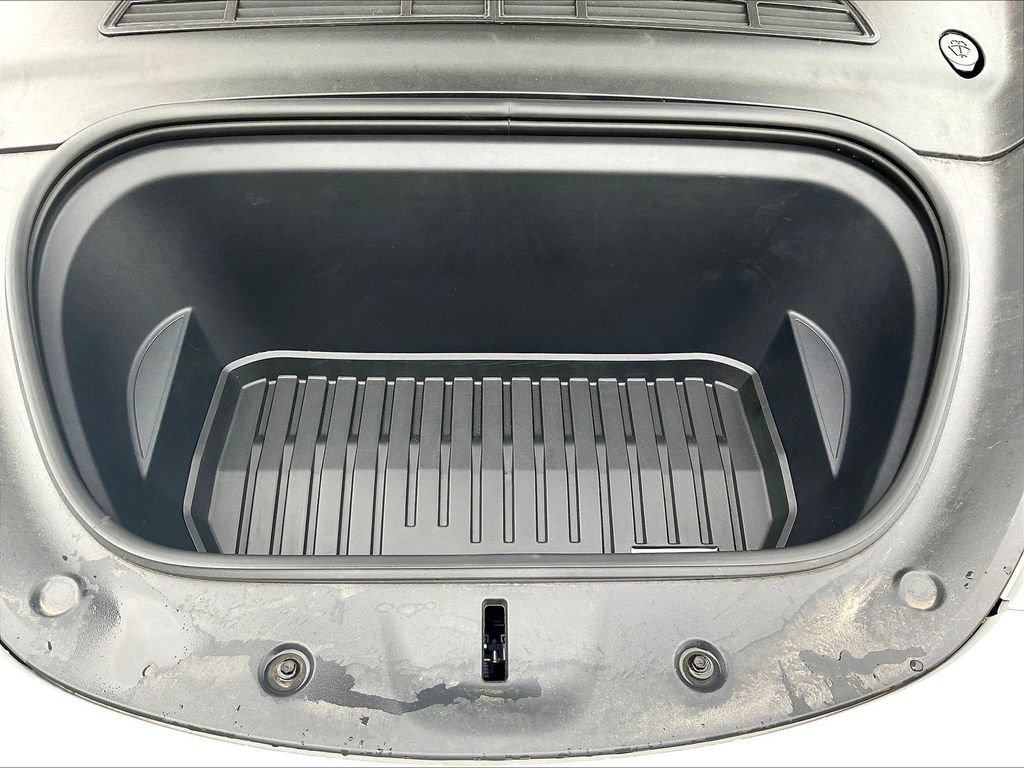 Used 2022 Tesla Model Y Long Range AWD/4WD image 29