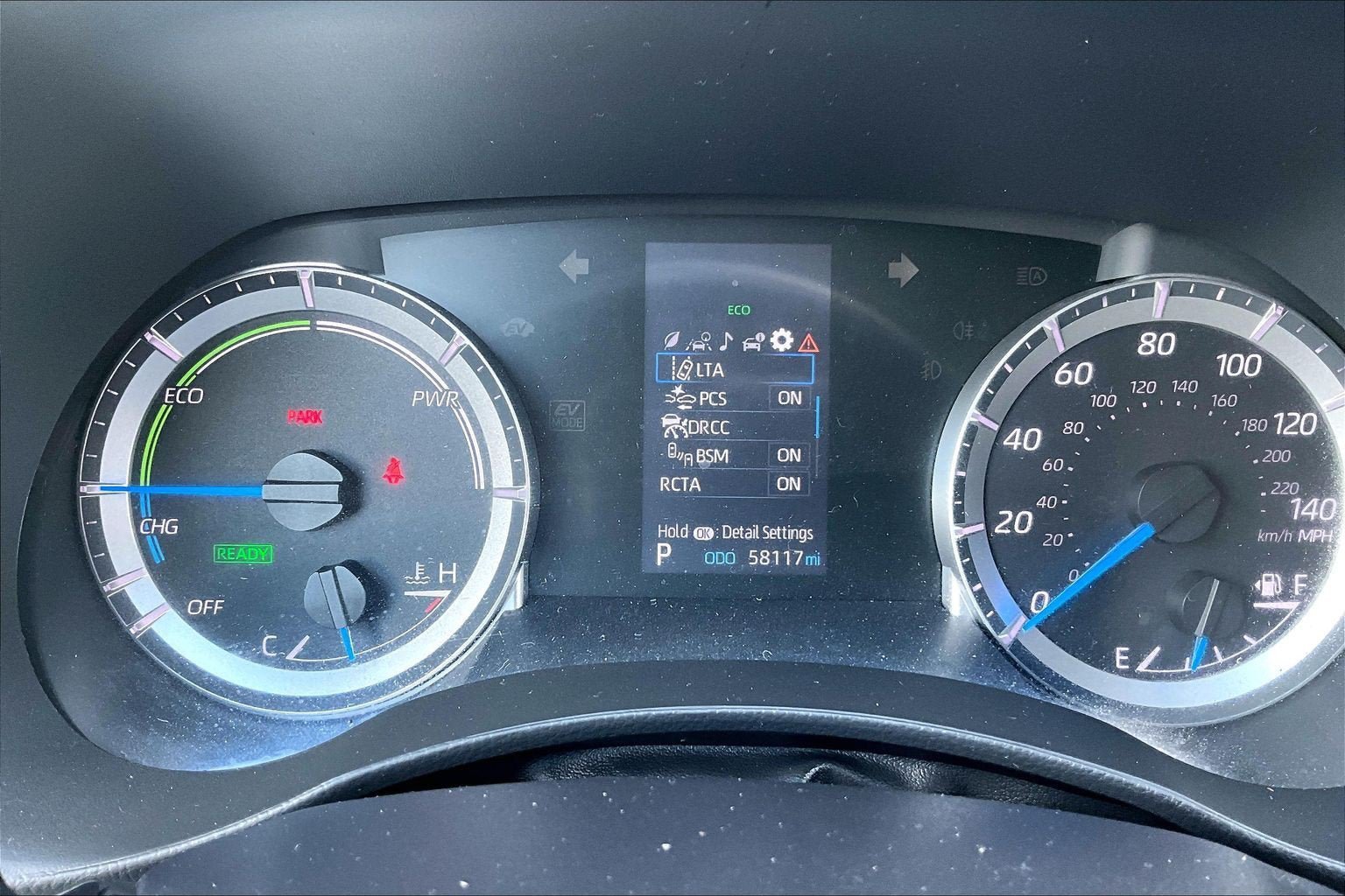Used 2022 Toyota Highlander LE AWD/4WD image 19