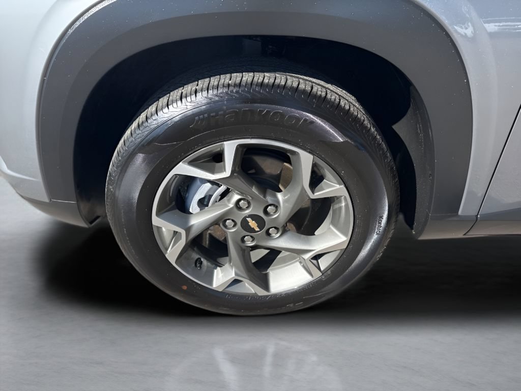 Used 2025 Chevrolet Trax LT w/ LT Convenience Package FWD image 30