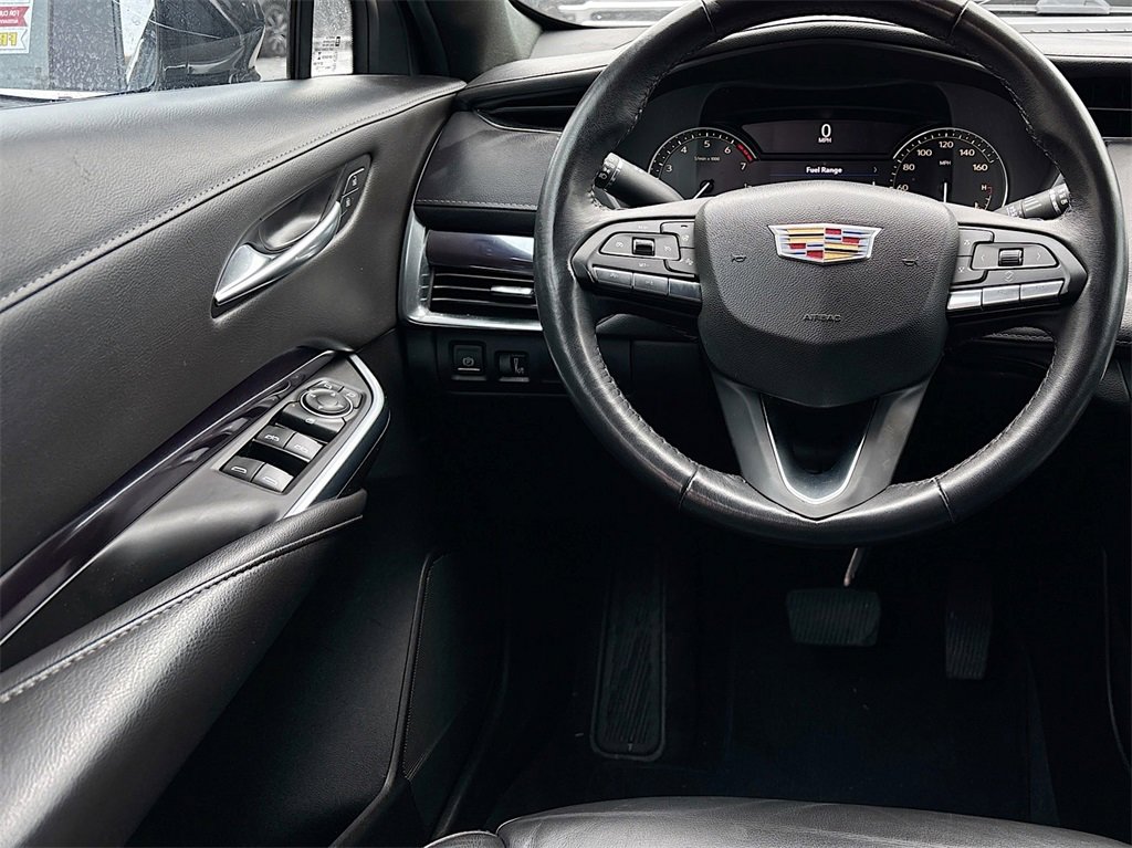 Used 2022 Cadillac XT4 Luxury w/ Cold Weather Package image 22