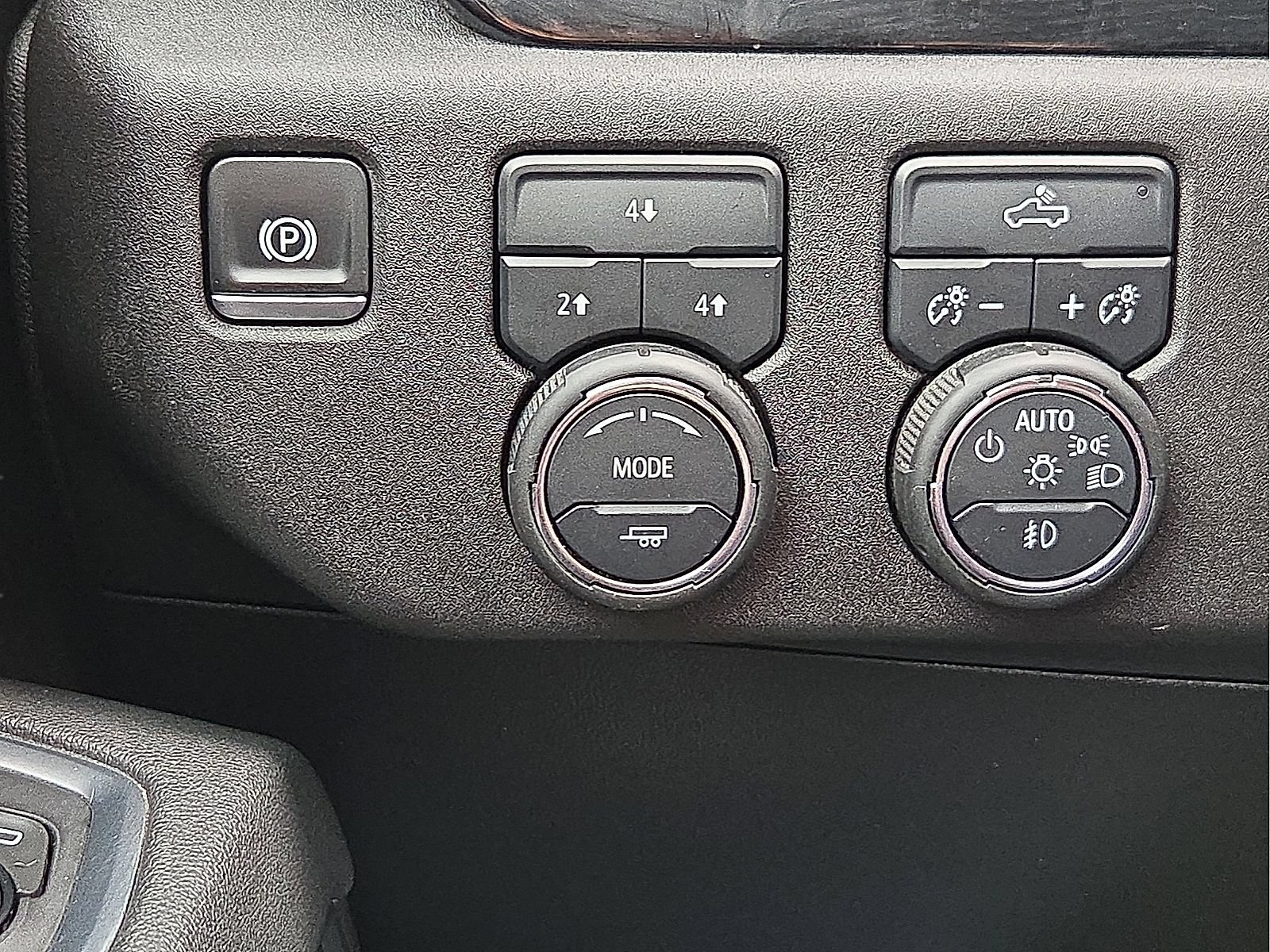 Certified 2025 Chevrolet Silverado 2500 LT AWD/4WD image 19