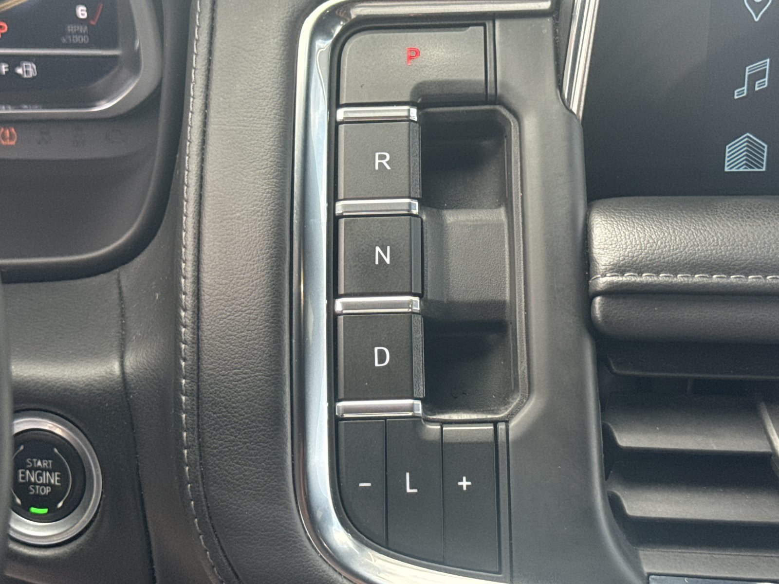 Used 2023 Chevrolet Tahoe LT w/ Luxury Package RWD image 34
