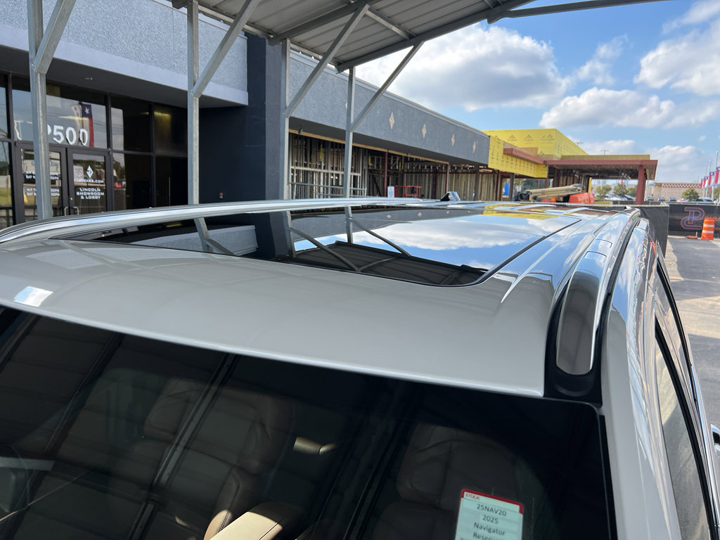 New 2025 Lincoln Navigator L Reserve image 7