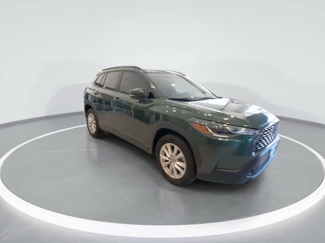 Used 2022 Toyota Corolla Cross LE w/ Moonroof Package AWD/4WD image 2
