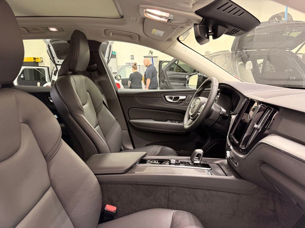 Used 2025 Volvo XC60 B5 Core w/ Climate Package image 29