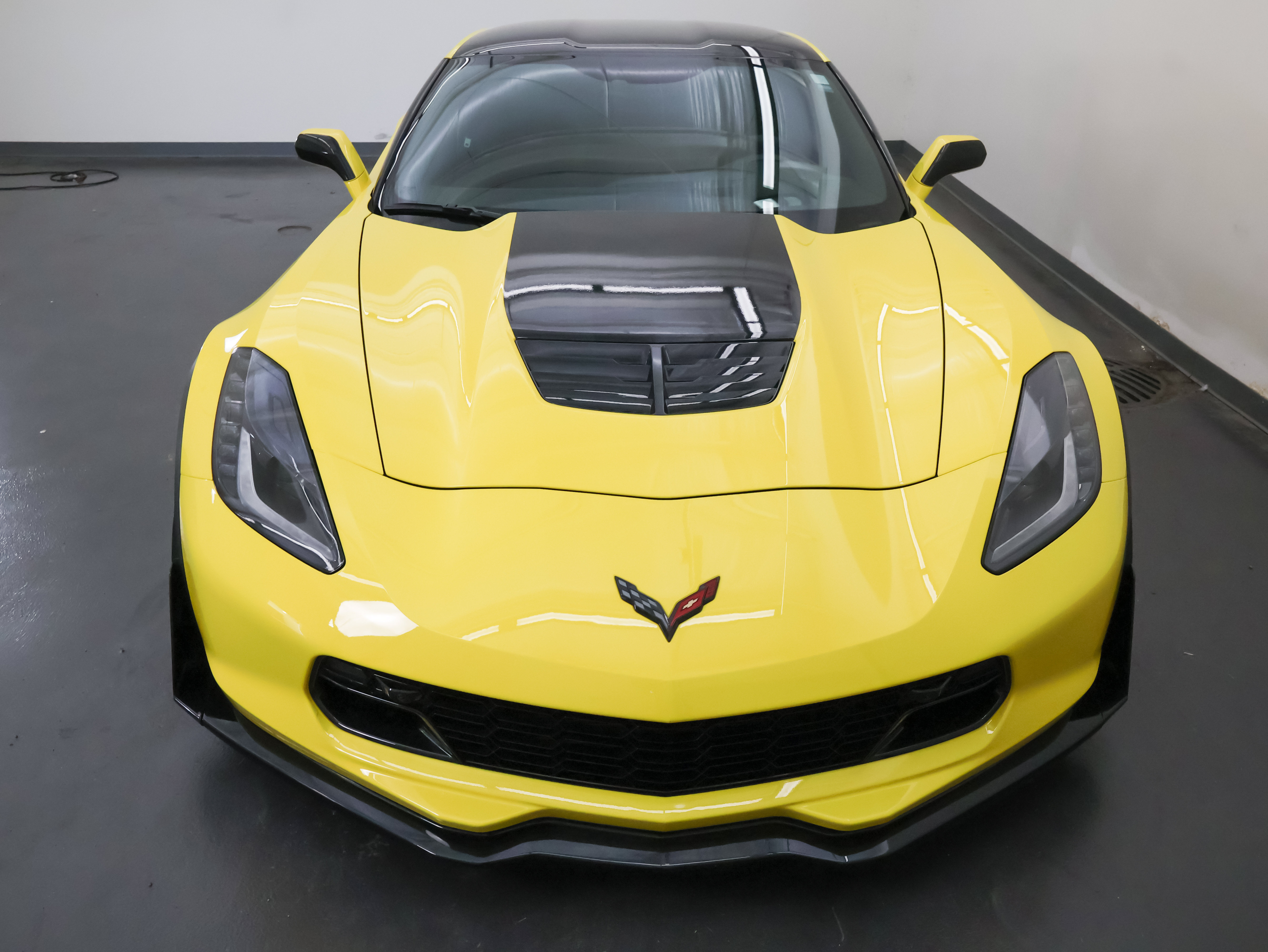 Used 2016 Chevrolet Corvette Z06 w/ 3LZ Preferred Equipment Group RWD image 9