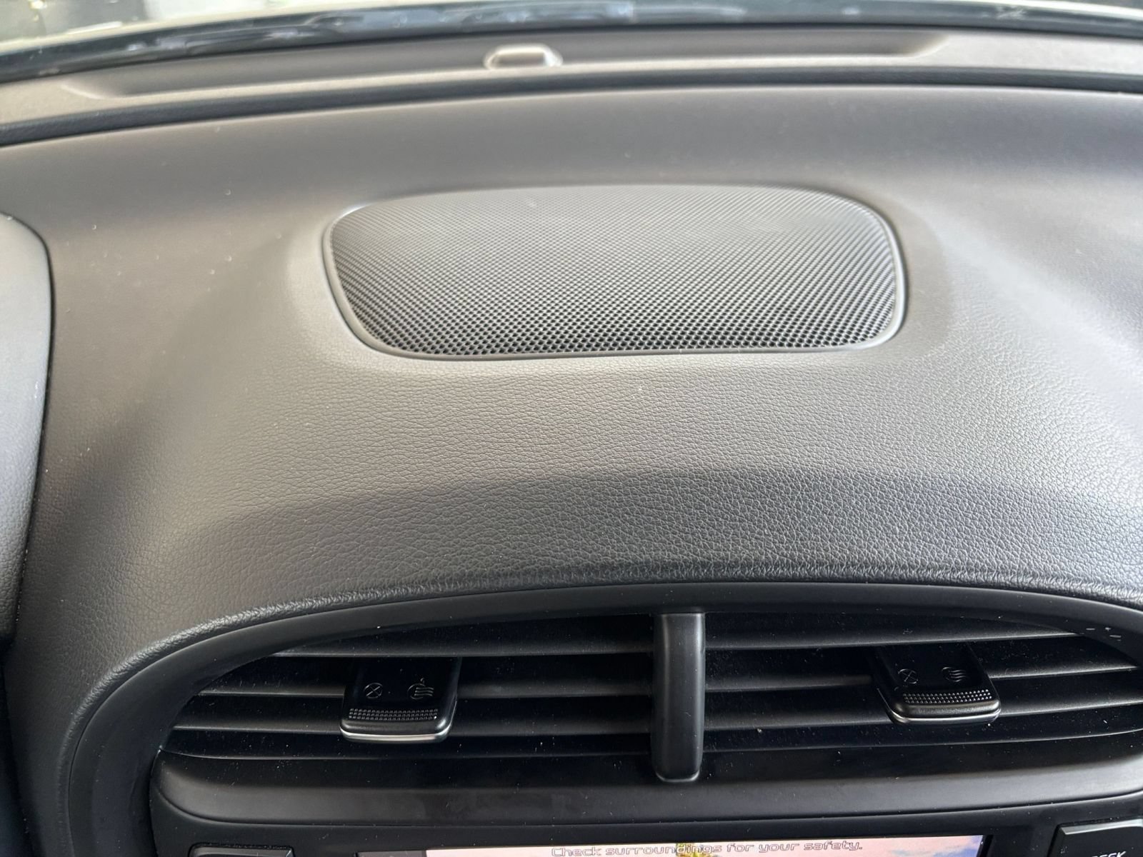 Used 2025 Kia Soul LX w/ LX Technology Package FWD image 16