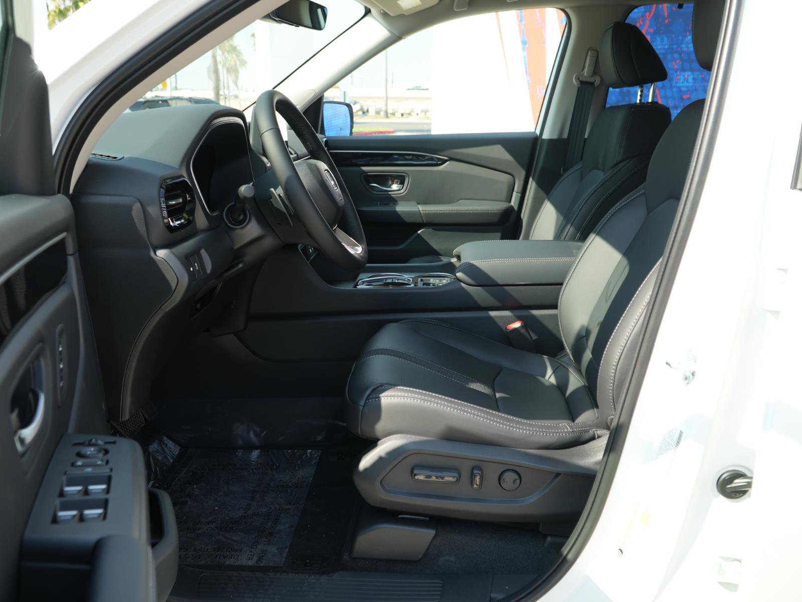 New 2025 Honda Pilot Touring image 16