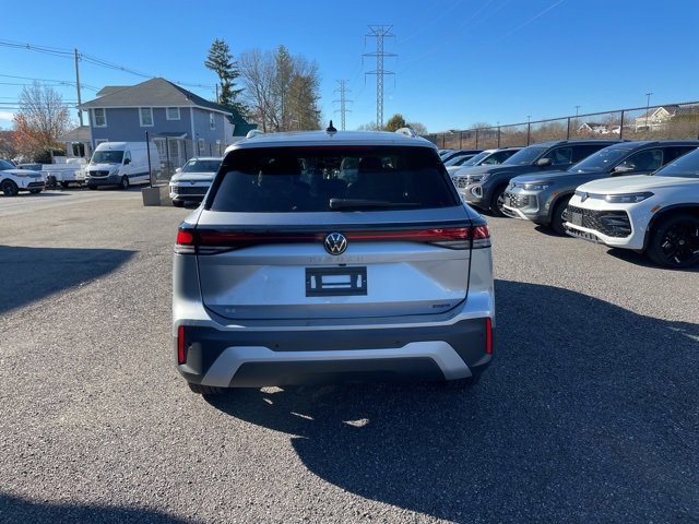 New 2026 Volkswagen Tiguan SE image 3