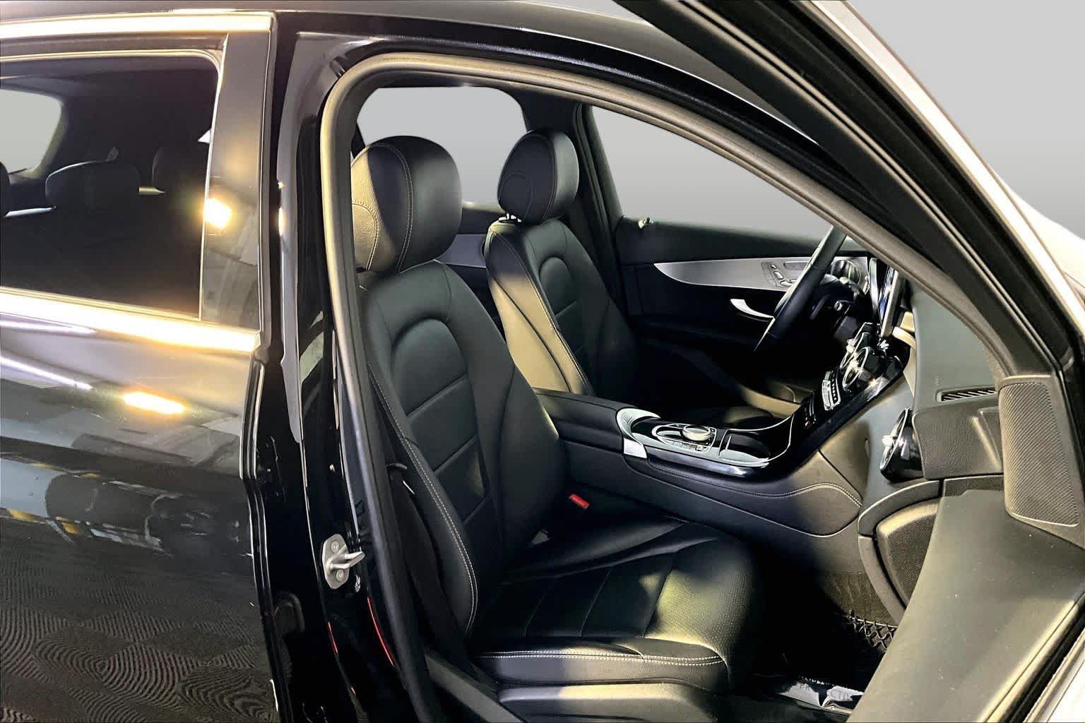 Used 2017 Mercedes-Benz GLC 300 4MATIC image 8