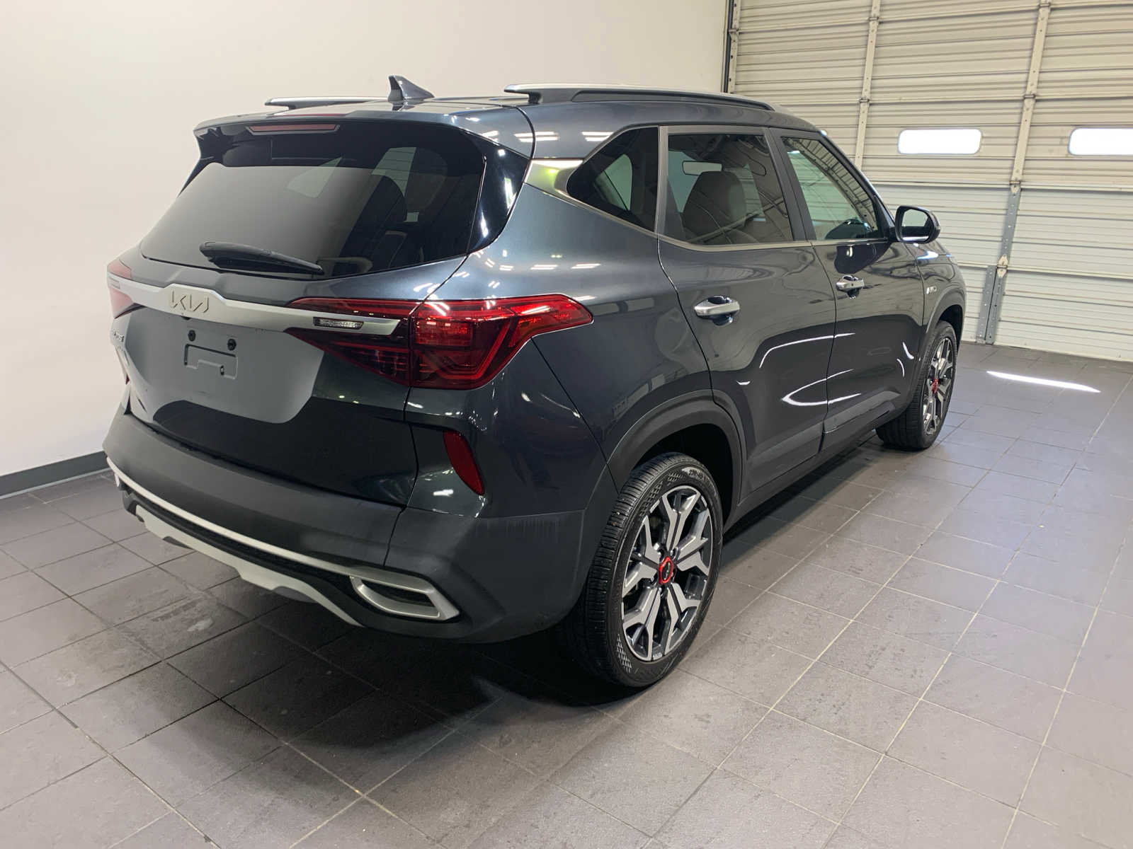 Used 2022 Kia Seltos SX image 3