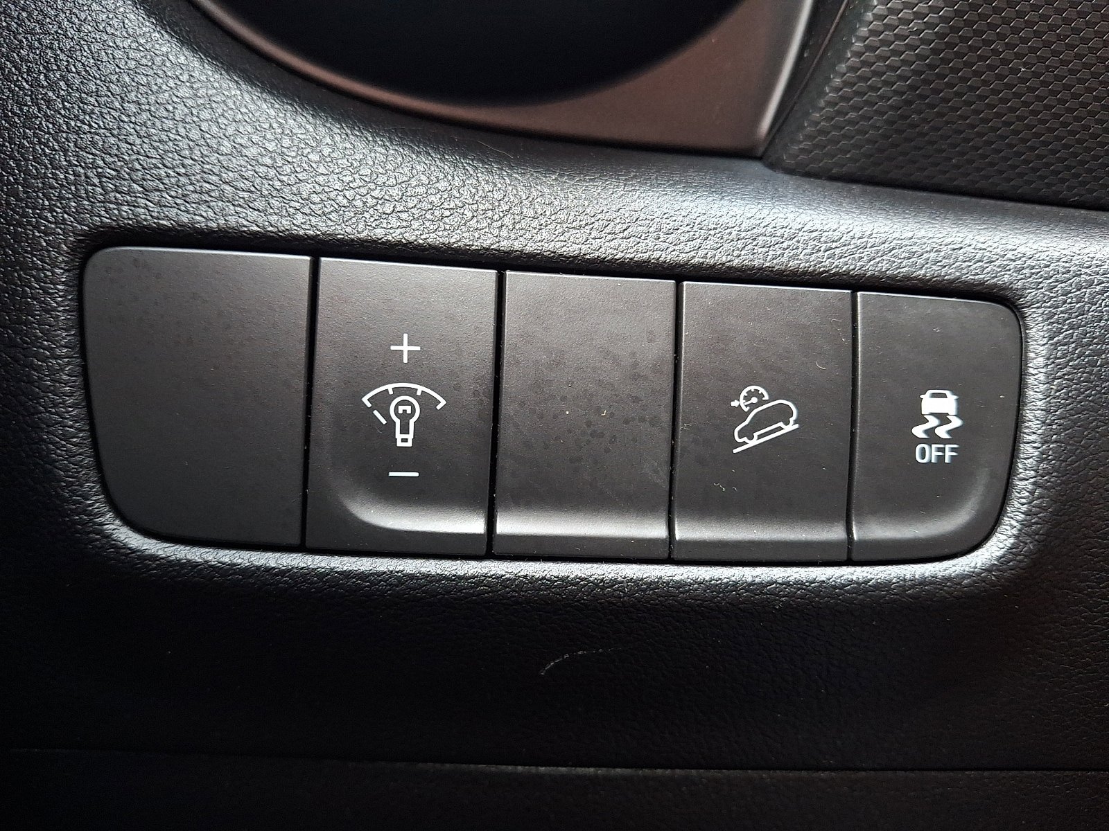 Certified 2023 Hyundai Kona SEL AWD/4WD image 25
