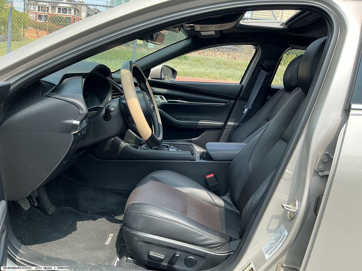 Used 2024 MAZDA MAZDA3 s FWD image 8