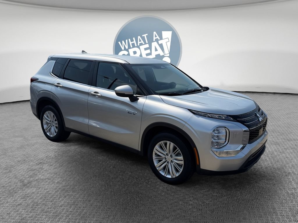 Used 2025 Mitsubishi Outlander ES