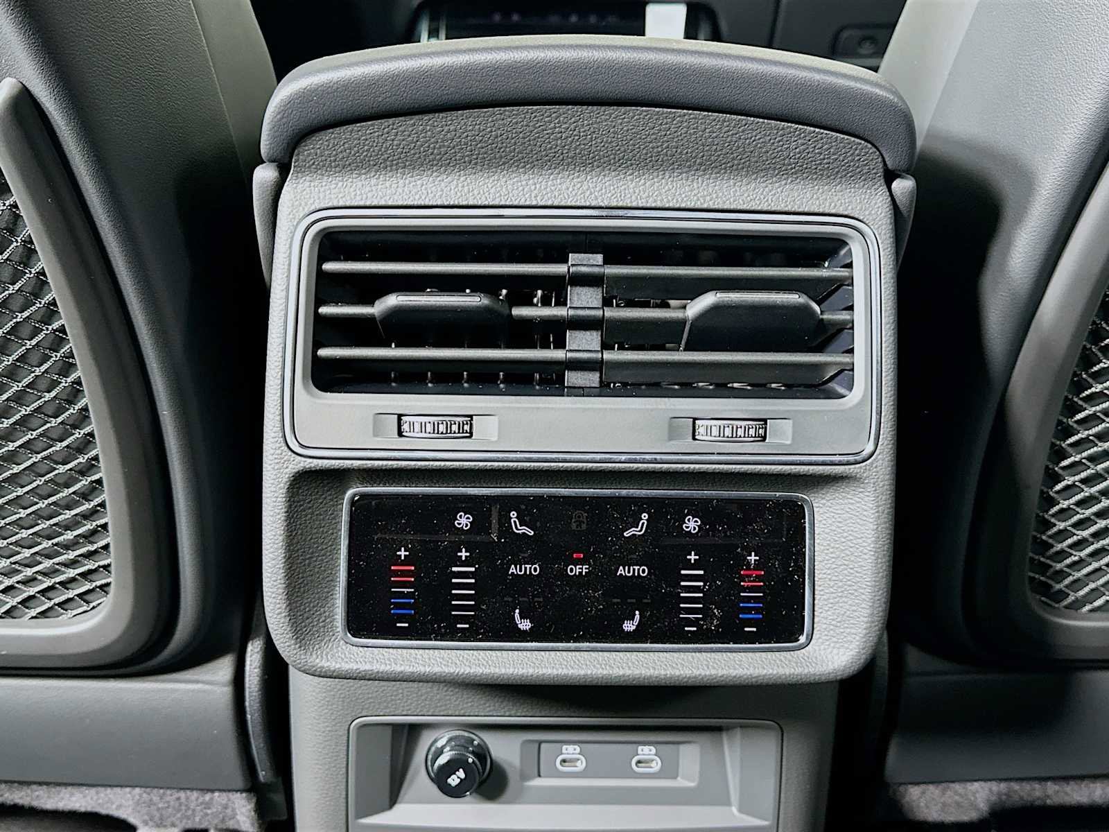 New 2026 Audi SQ8 Prestige image 24