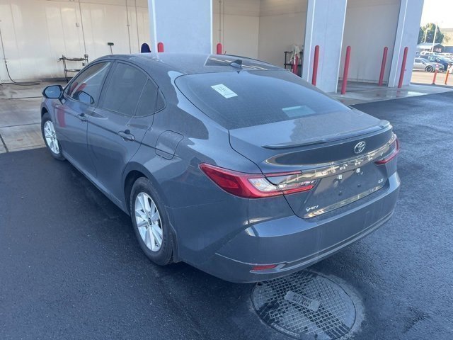 Used 2025 Toyota Camry SE image 7