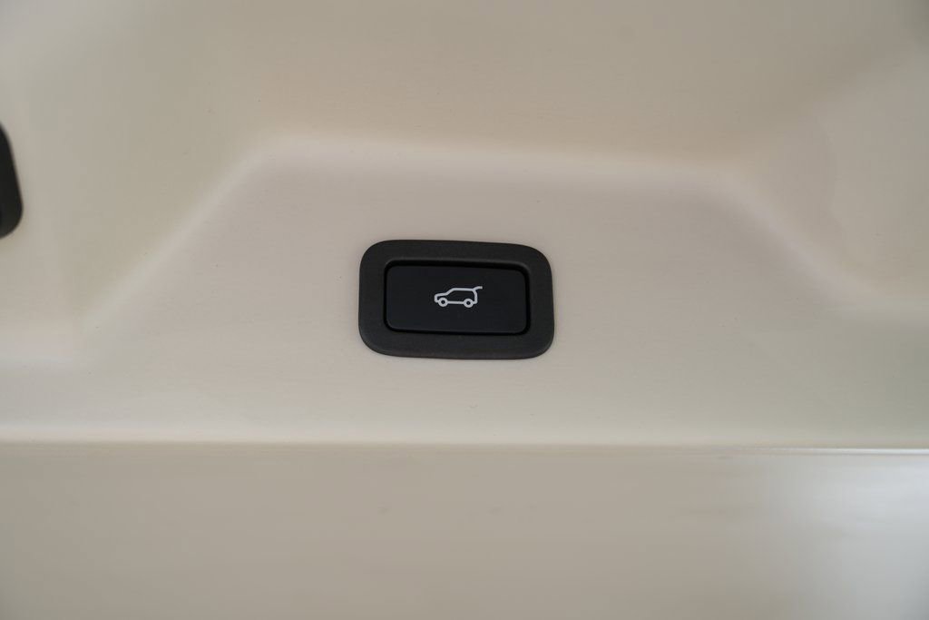 Used 2017 Land Rover Range Rover Supercharged image 17