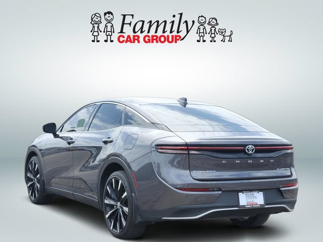 Used 2024 Toyota Crown Platinum AWD/4WD image 3