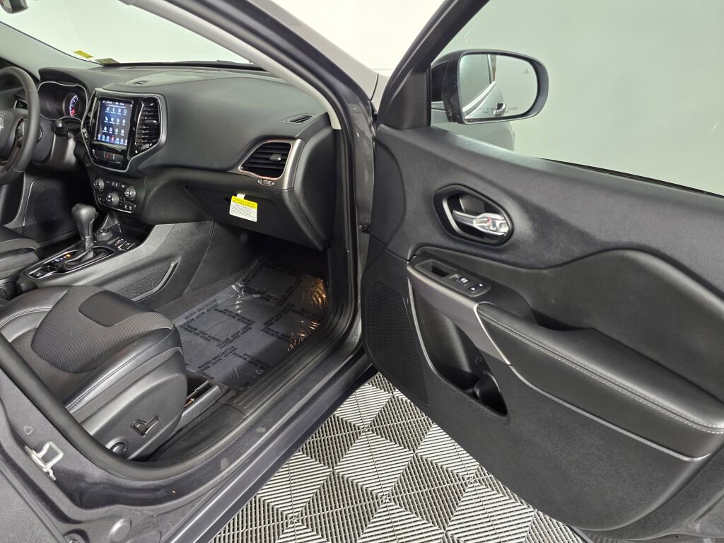 Used 2022 Jeep Cherokee Limited image 38