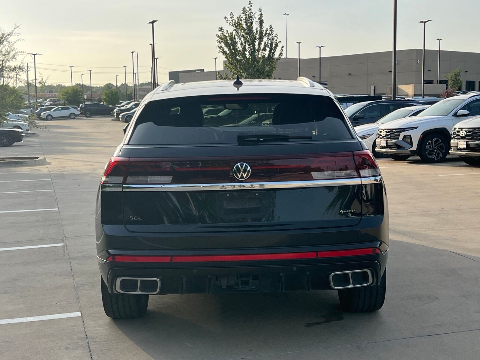 Used 2024 Volkswagen Atlas Cross Sport SEL Premium R-Line AWD/4WD image 11