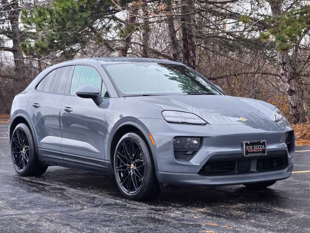 Certified 2025 Porsche Macan Electric image 9