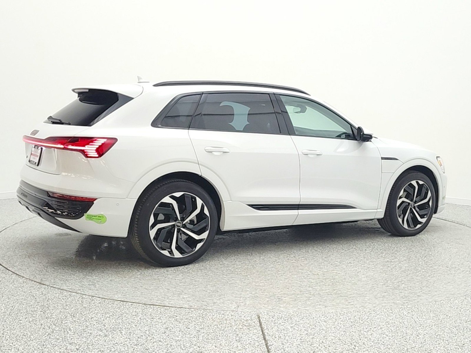 Used 2024 Audi Q8 e-tron Premium Plus w/ Premium Plus Package AWD/4WD image 5
