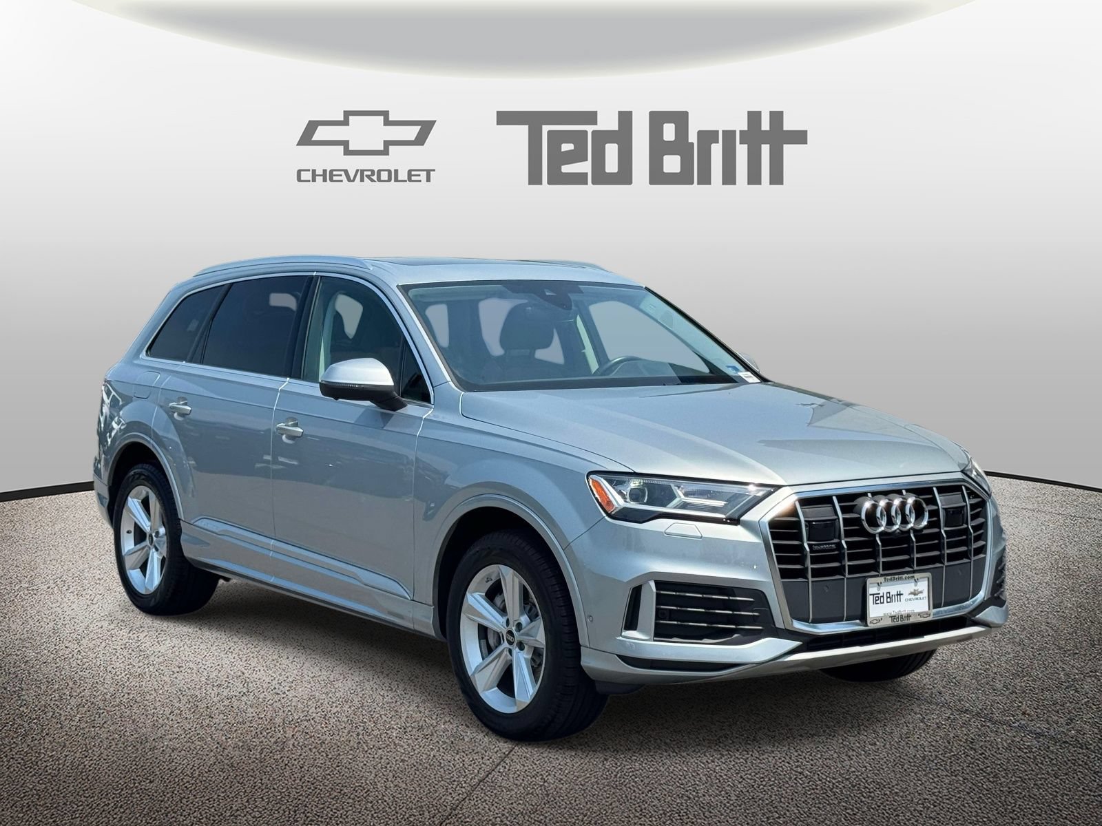 Used 2023 Audi Q7 2.0T Premium Plus w/ Premium Plus Package AWD/4WD image 3