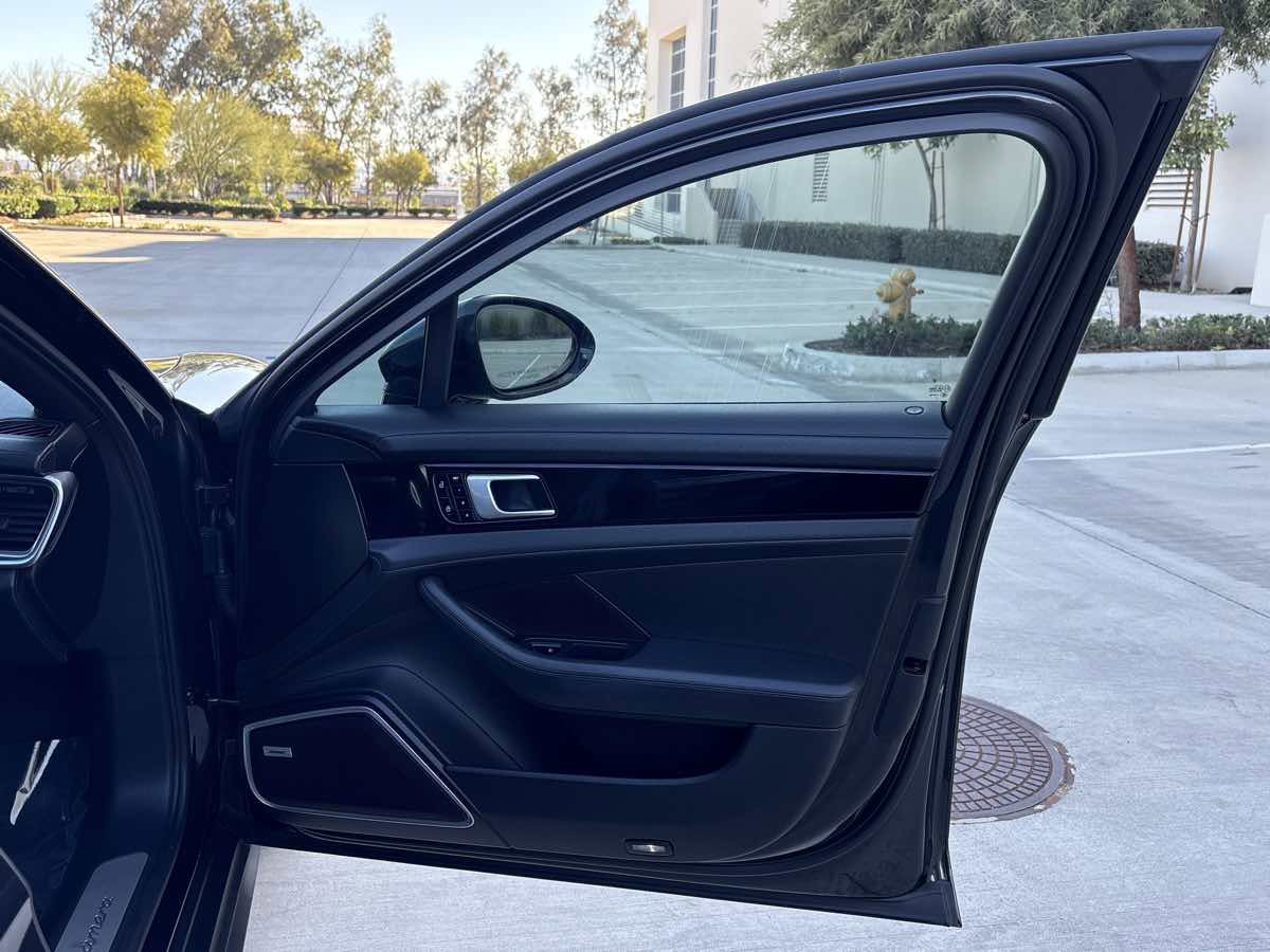 Used 2020 Porsche Panamera 4 w/ Premium Package Plus image 17