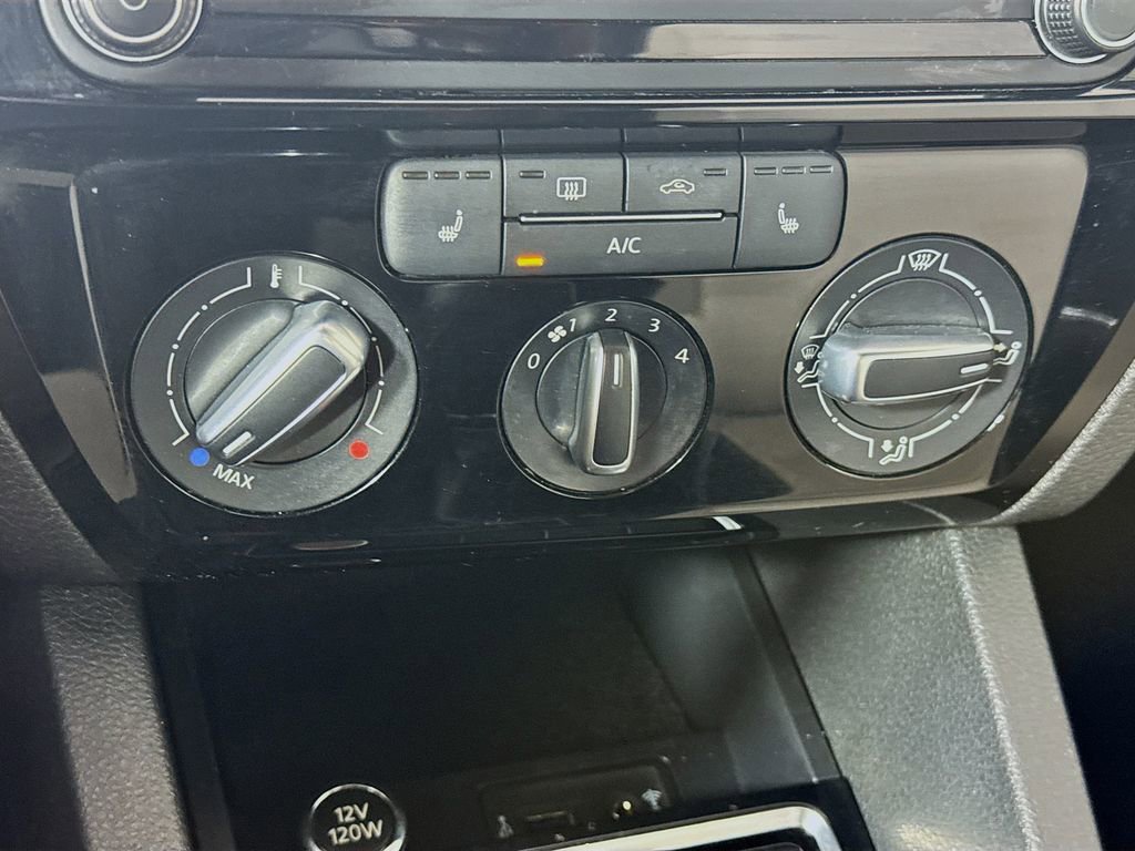 Used 2016 Volkswagen Jetta Sport image 18